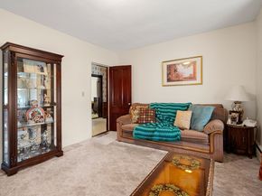 1 Alpine Ct, Gloucester MA 01930