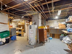 1 Alpine Ct, Gloucester MA 01930