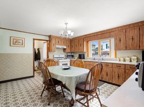 1 Alpine Ct, Gloucester MA 01930