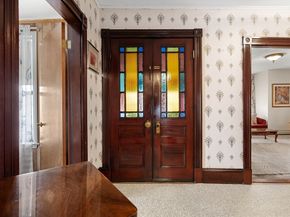 1 Alpine Ct, Gloucester MA 01930