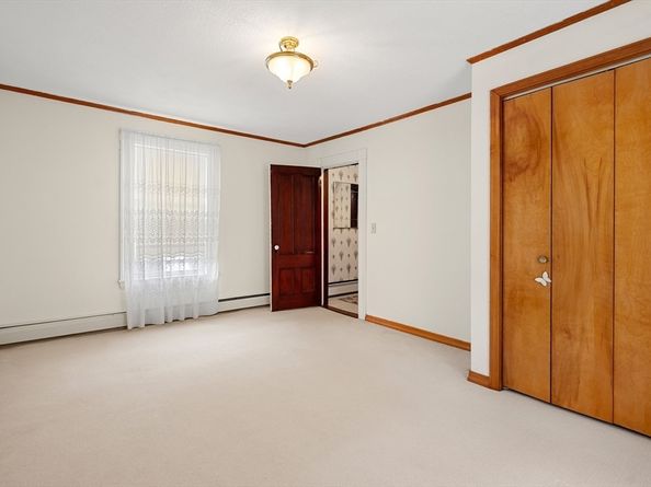 1 Alpine Ct, Gloucester MA 01930