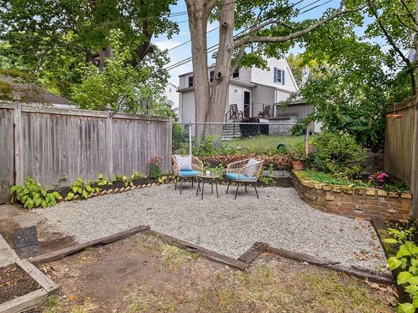 98-100 Bourne St 100, Boston MA 02130