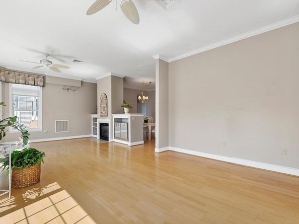295 Salem St 42, Woburn MA 01801