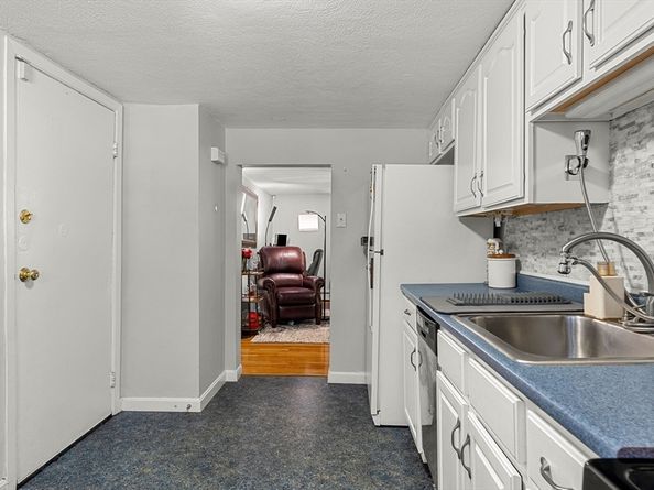 24 Westgate Rd 2, Boston MA 02467