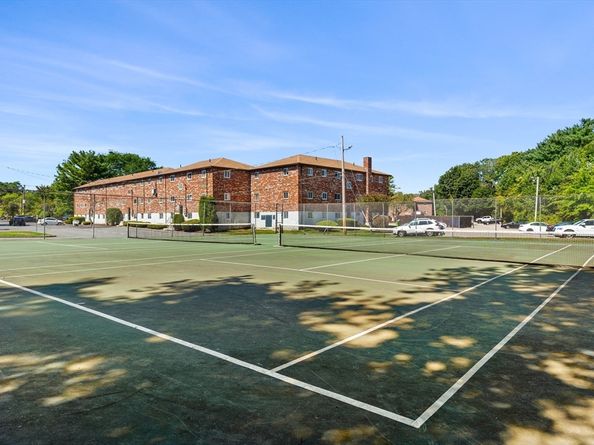 24 Westgate Rd 2, Boston MA 02467