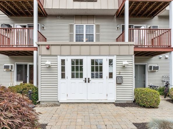 2 Ocean Ave 1J, Gloucester MA 01930