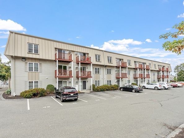 2 Ocean Ave 1J, Gloucester MA 01930