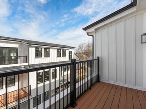 20 Clinton St 16, Newton MA 02458