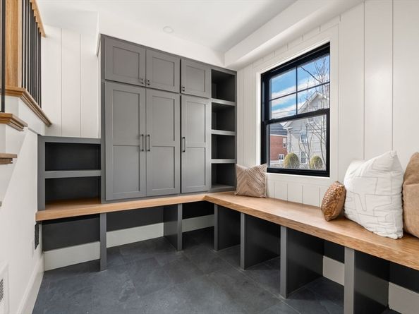 20 Clinton St 16, Newton MA 02458