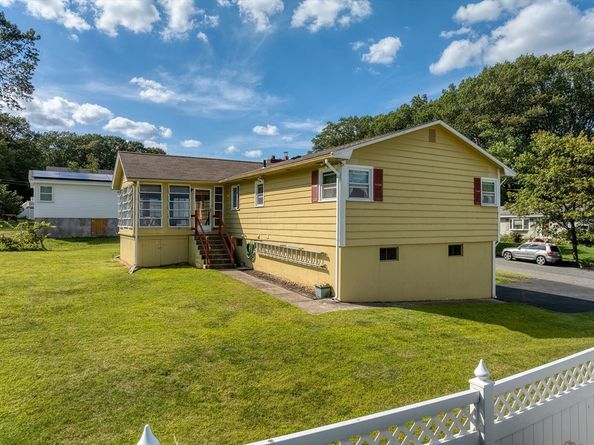 17 Leslie Rd, Worcester MA 01605