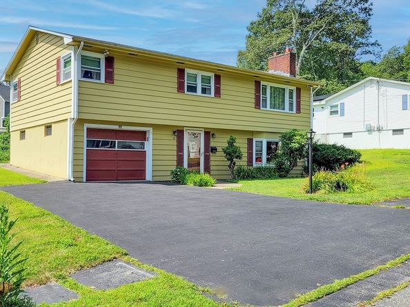 17 Leslie Rd, Worcester MA 01605