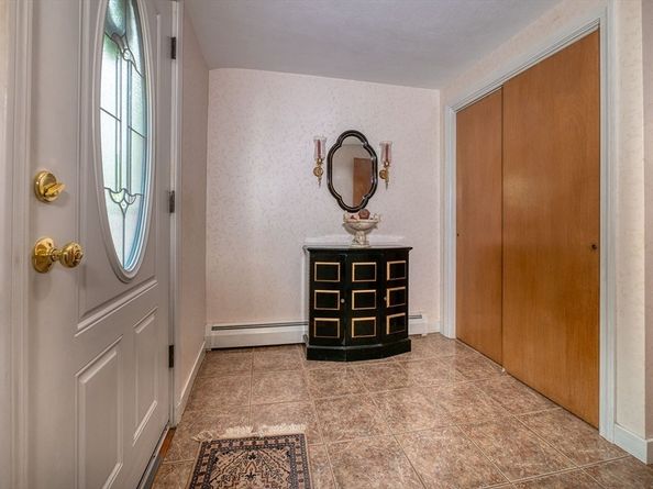 17 Leslie Rd, Worcester MA 01605