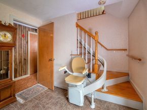 17 Leslie Rd, Worcester MA 01605