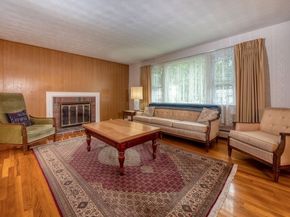 17 Leslie Rd, Worcester MA 01605