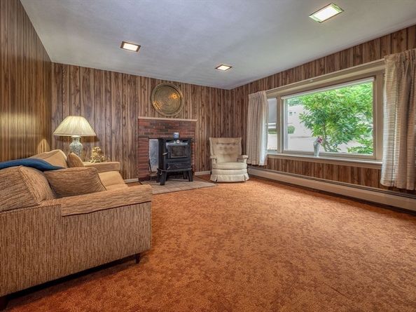 17 Leslie Rd, Worcester MA 01605