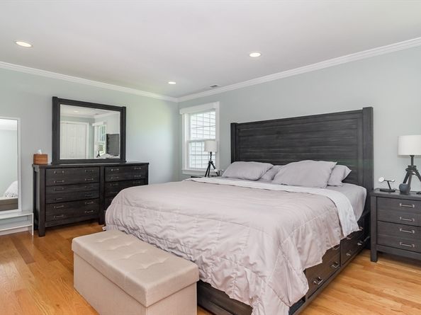 286 Linden Street 286, Wellesley MA 02482