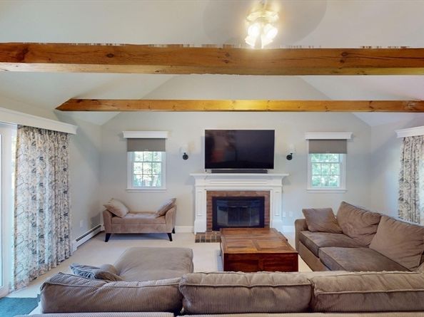 8 Merritt Rd, Hanover MA 02339
