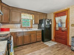 87 Senna Road, Fitchburg MA 01420
