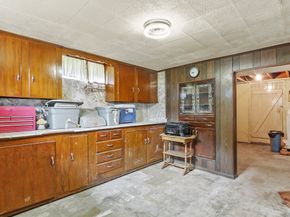 87 Senna Road, Fitchburg MA 01420