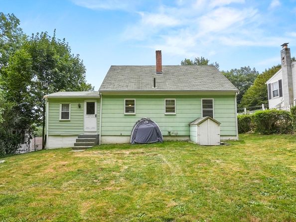 87 Senna Road, Fitchburg MA 01420
