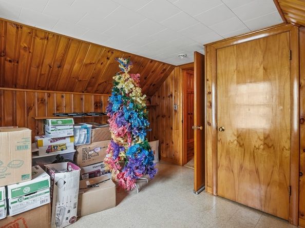 87 Senna Road, Fitchburg MA 01420