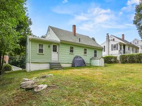87 Senna Road, Fitchburg MA 01420