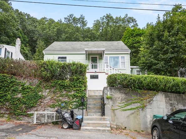 87 Senna Road, Fitchburg MA 01420