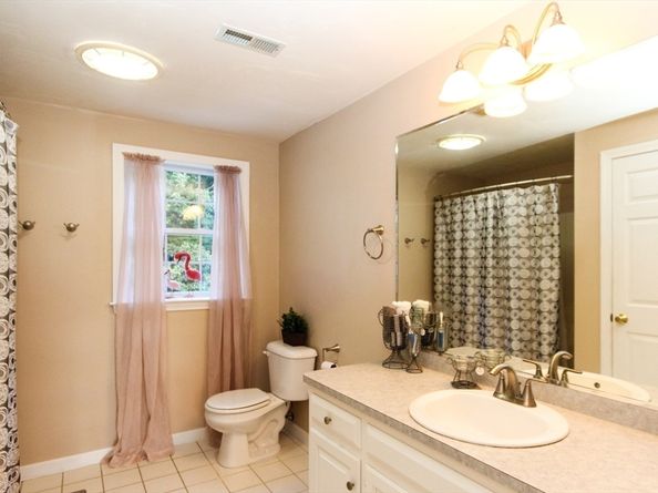 1 Haven Way, Hopedale MA 01747