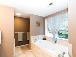1 Haven Way, Hopedale MA 01747