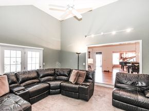1 Haven Way, Hopedale MA 01747