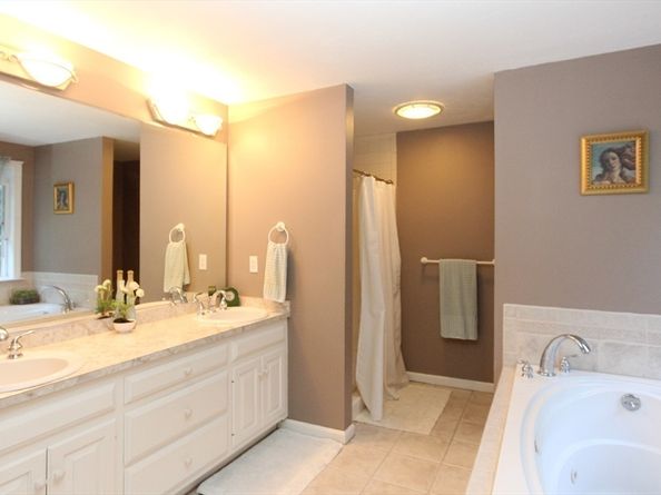 1 Haven Way, Hopedale MA 01747