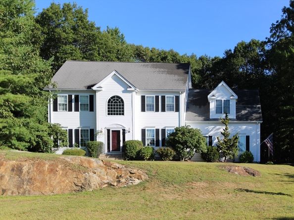 1 Haven Way, Hopedale MA 01747
