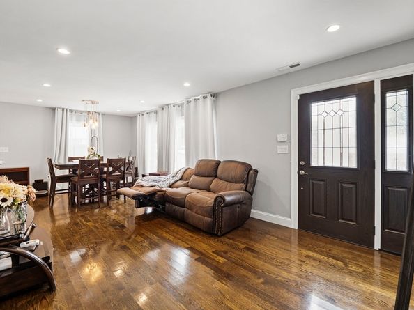 36 S Irving St, Revere MA 02151
