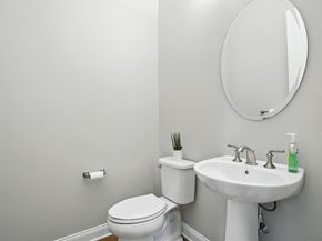 20 Lyons Lane 13, Boxborough MA 01719