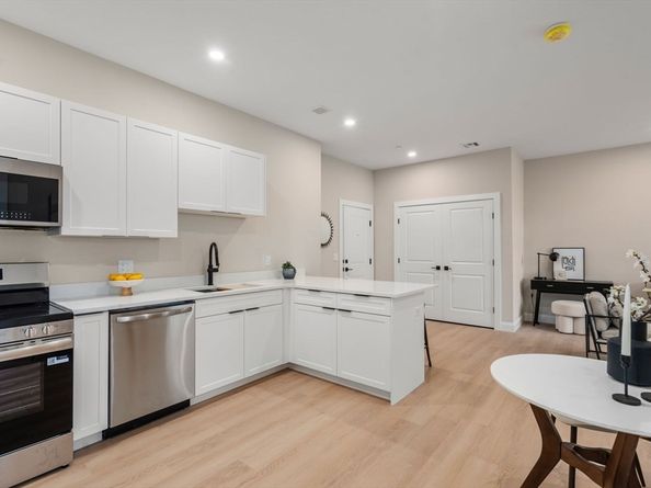 7 Cross St 304, Wilmington MA 01887