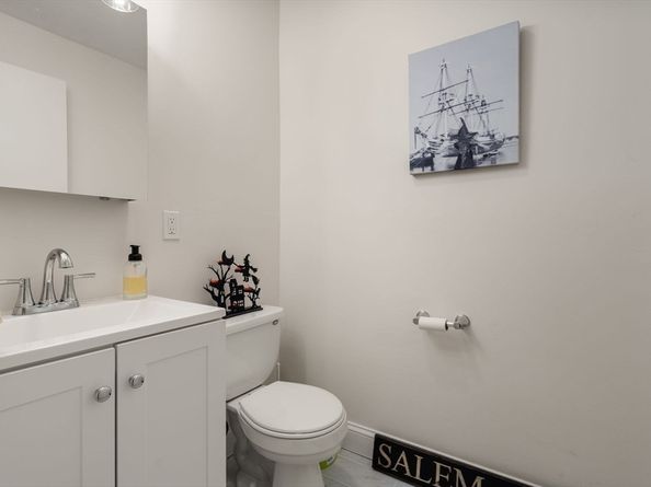 35 Flint 106, Salem MA 01970