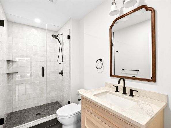 38 Old Shipyard Ln, Hanover MA 02339