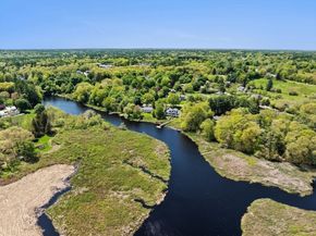 38 Old Shipyard Ln, Hanover MA 02339