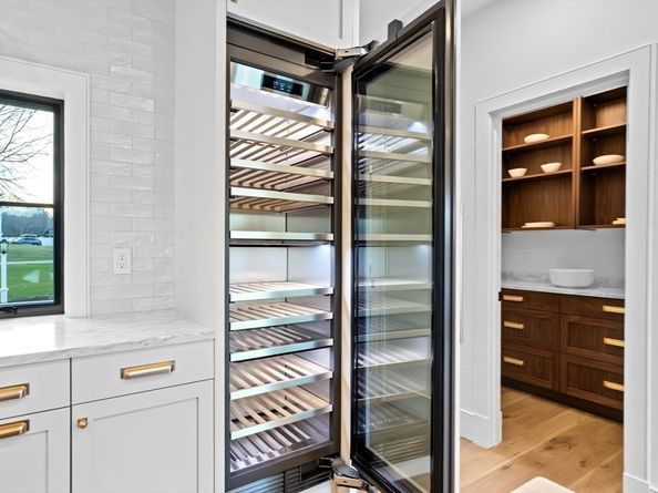 38 Old Shipyard Ln, Hanover MA 02339