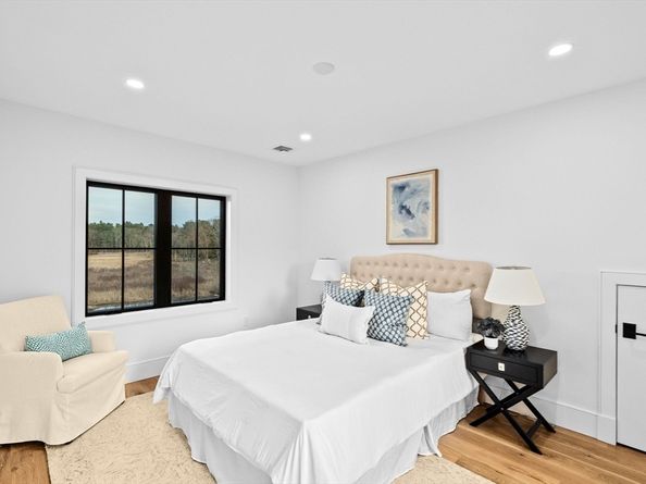 38 Old Shipyard Ln, Hanover MA 02339