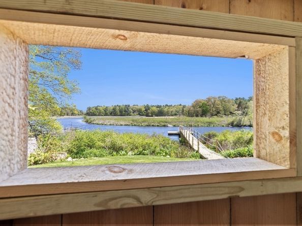 38 Old Shipyard Ln, Hanover MA 02339