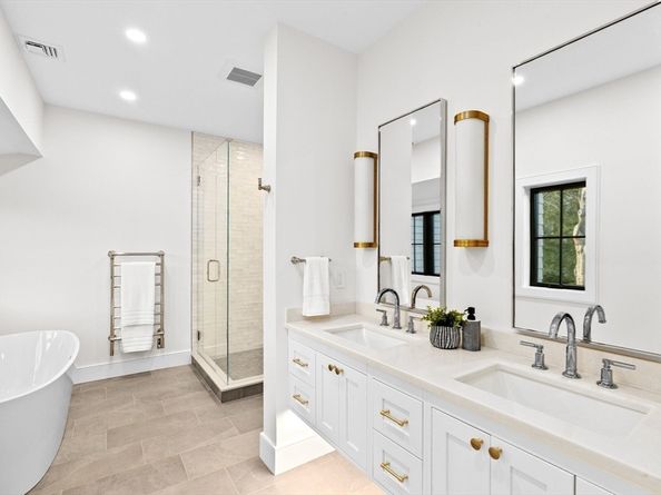 38 Old Shipyard Ln, Hanover MA 02339