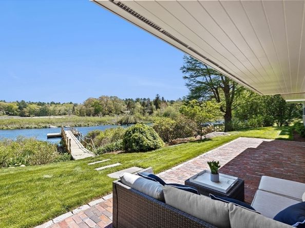38 Old Shipyard Ln, Hanover MA 02339