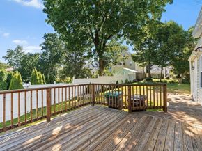 8 Fort Ln 8, Dedham MA 02026
