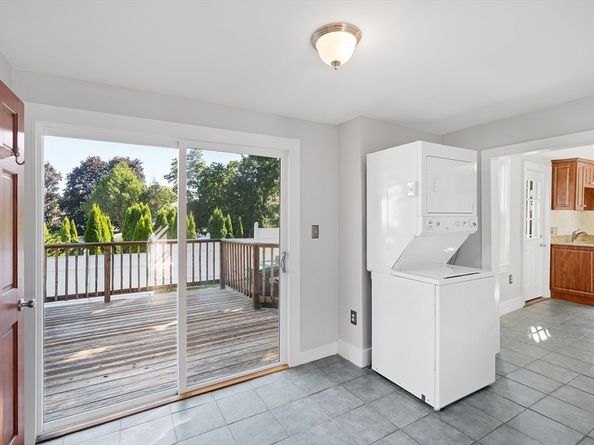 8 Fort Ln 8, Dedham MA 02026