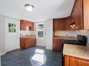 8 Fort Ln 8, Dedham MA 02026