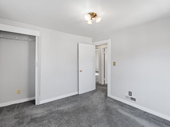 8 Fort Ln 8, Dedham MA 02026