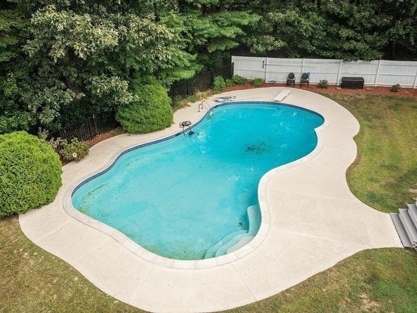 22 Kettle Hole Road, Bolton MA 01740