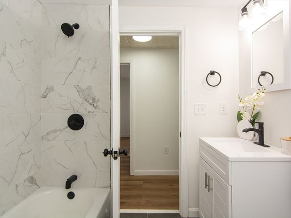 19 Hawthorne, Brockton MA 02301