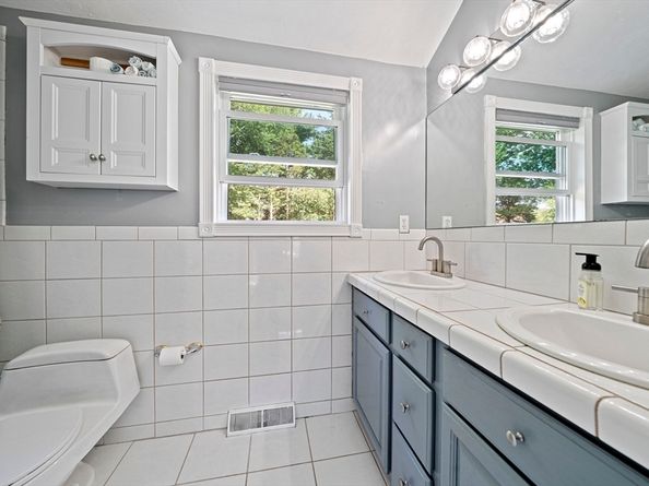11 Liberty Road, Marshfield MA 02050